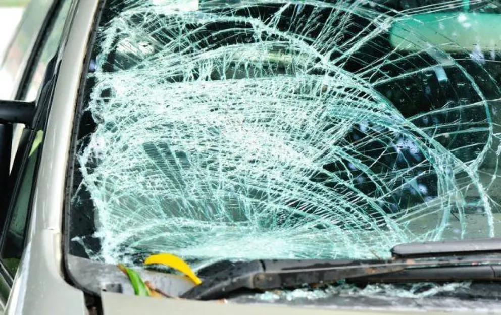Le destrozaron el parabrisas a una vecina y no se llevaron nada