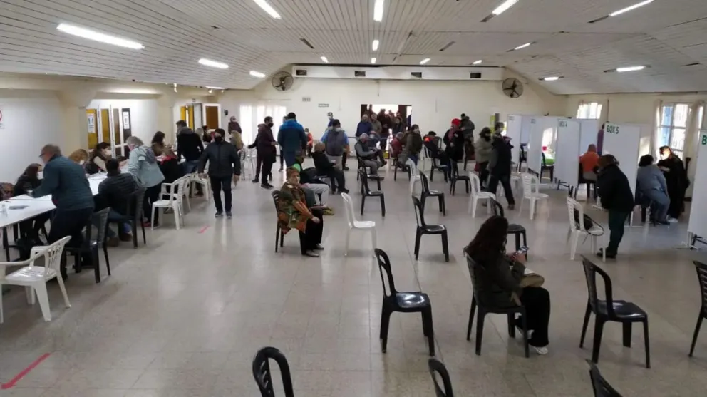 Grandes y chicos: Mirá dónde y a qué hora podes recibir tu dosis de la vacuna contra el Covid-19