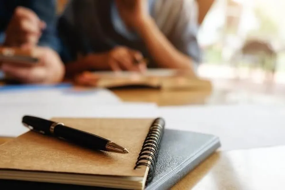 ¿Sos estudiante? Conocé cómo postularte a una beca en Roca 