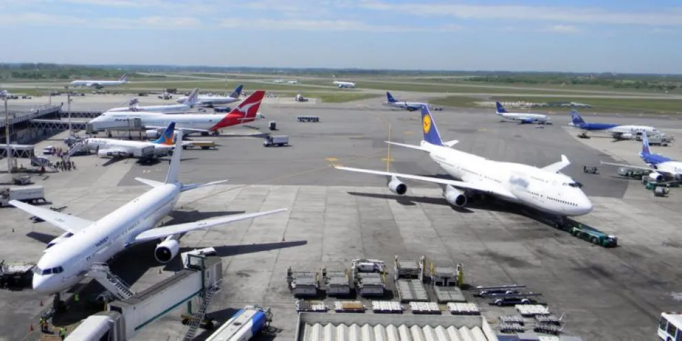 50 chilenos en un avión privado querían entrar a la provincia sin cumplir con los protocolos 