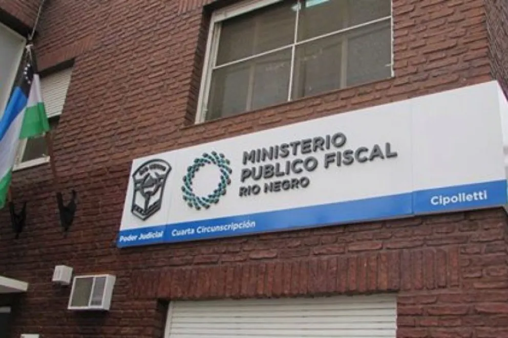 Roció a su pareja con alcohol frente a la hija de ambos, quemó la casa, pero no irá preso