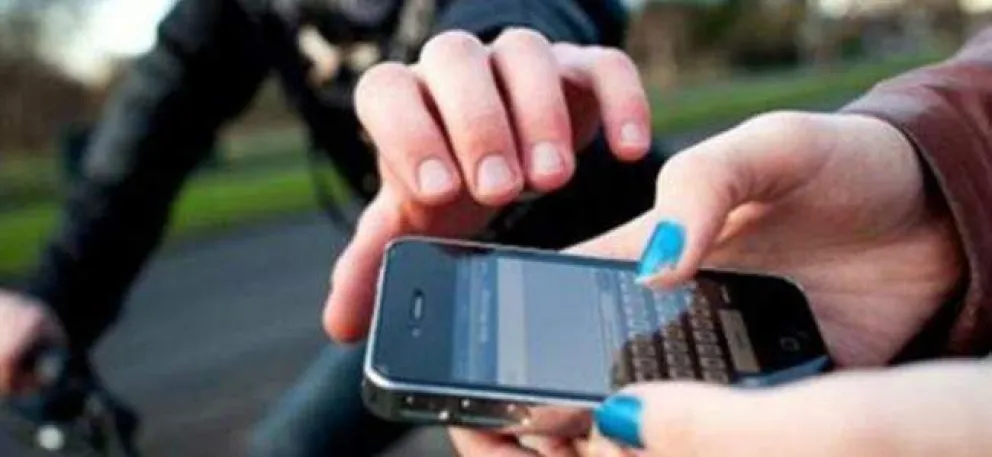 Se reunió con el comprador del celular y este tuvo una insólita idea para estafarla 