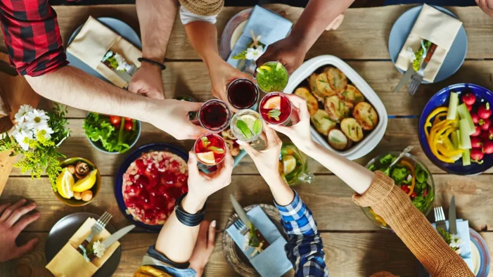 "Jet lag alimentario": cómo nos afecta el desfasaje de comidas de cada fin de semana