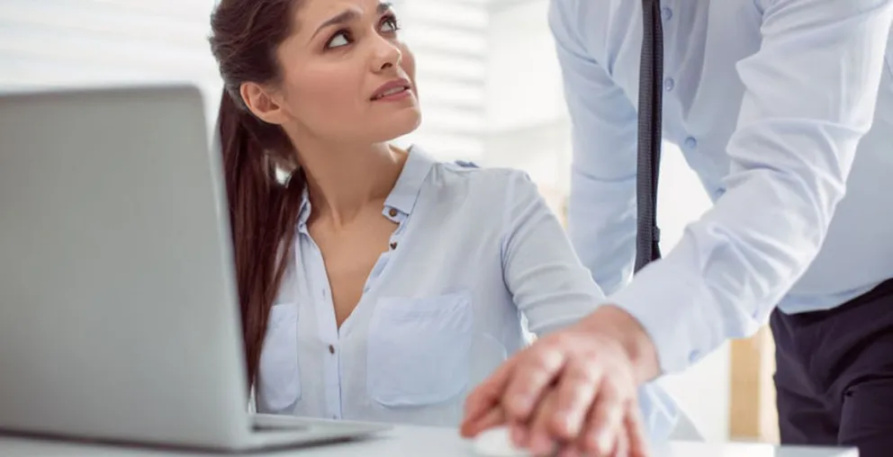 Acosaba a una compañera de trabajo y tendrá que cumplir con algunas medidas y un tratamiento psicológico