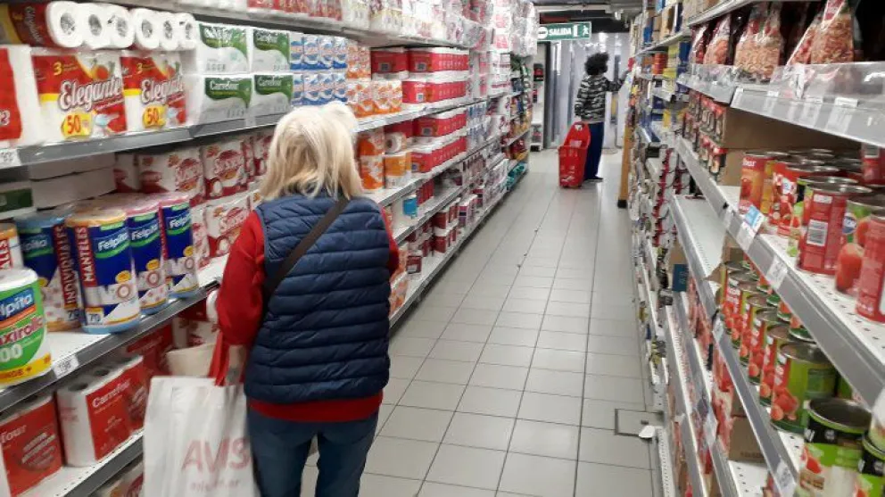 Retiran comestibles riesgosos distribuidos en comercios de Roca