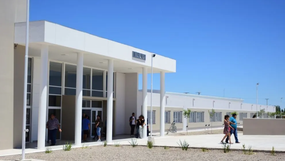 Convocan a estudiantes del instituto de formación docente a producir relatorías