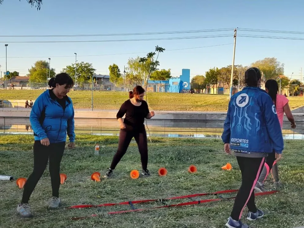 Se viene un sábado a puro deporte: Básquet, fútbol, hockey y mucho más 