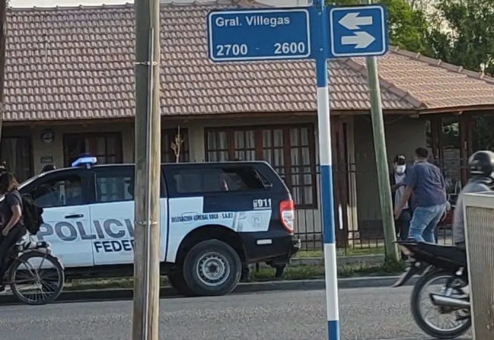 AHORA: Operativo de la Policía Federal en un domicilio particular