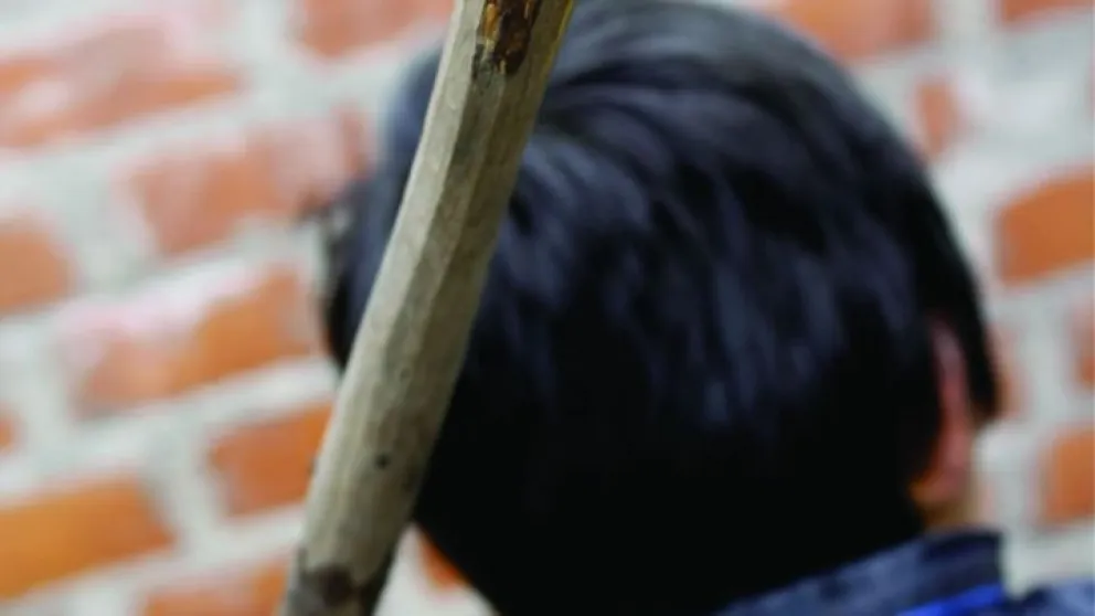 Pocas pulgas: Su verdulero le debía plata, se la reclamó y éste lo golpeo con un fierro 