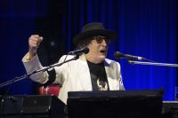 Charly García sorprendió y tocó con Fito Páez durante su cumpleaños: también hubo piñas en el CCK