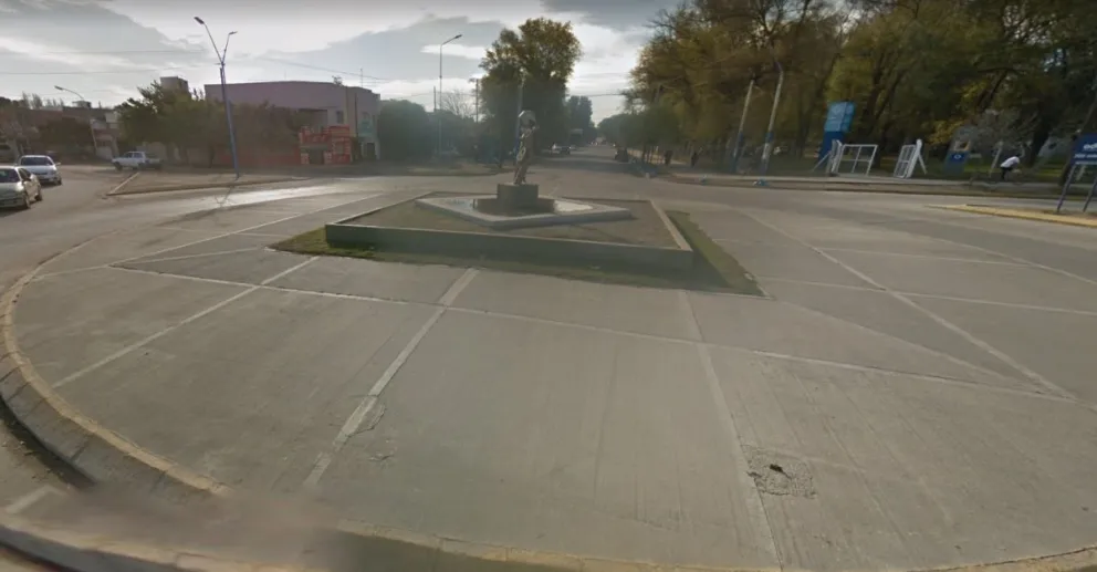 A tener cuidado: hoy comienza la reparación de la rotonda de  Mendoza y Gelonch