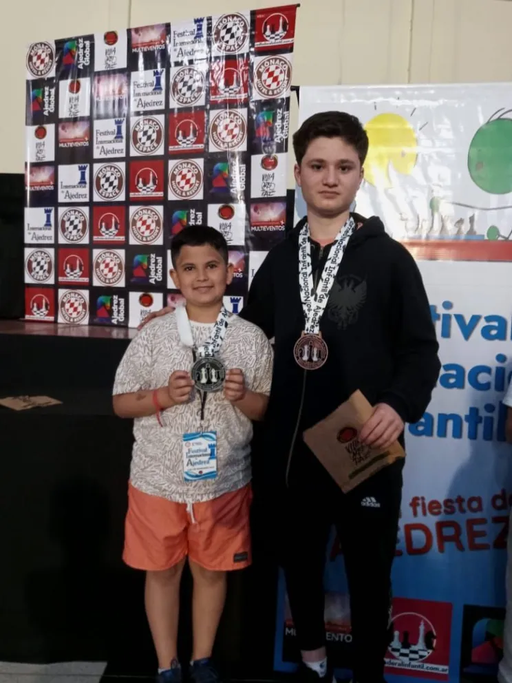 Un éxito total: Siete jóvenes roquenses arrasaron en un torneo en Carlos Paz 