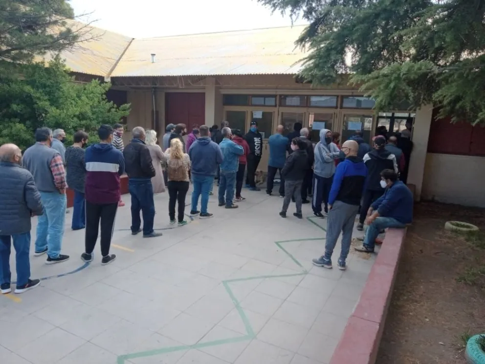Se abrieron las escuelas y los roquenses ya empezaron con las legislativas