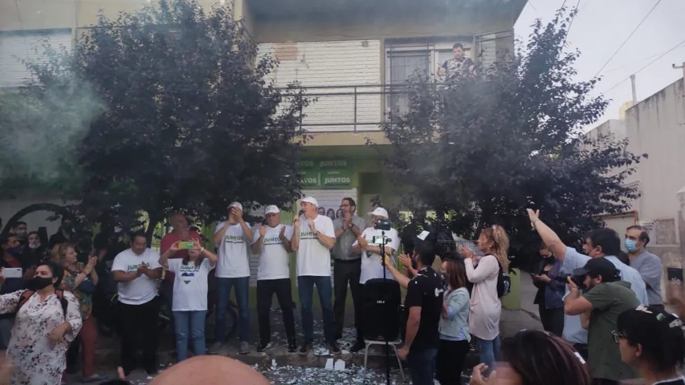"Los votos azules no salieron de Roca", JSRN celebra el triunfo provincial en su casa 