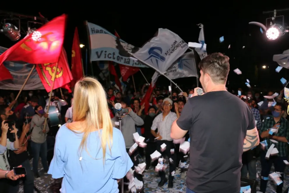 María Emilia Soria y Luis Berros agradecieron a la militancia por ganar de local