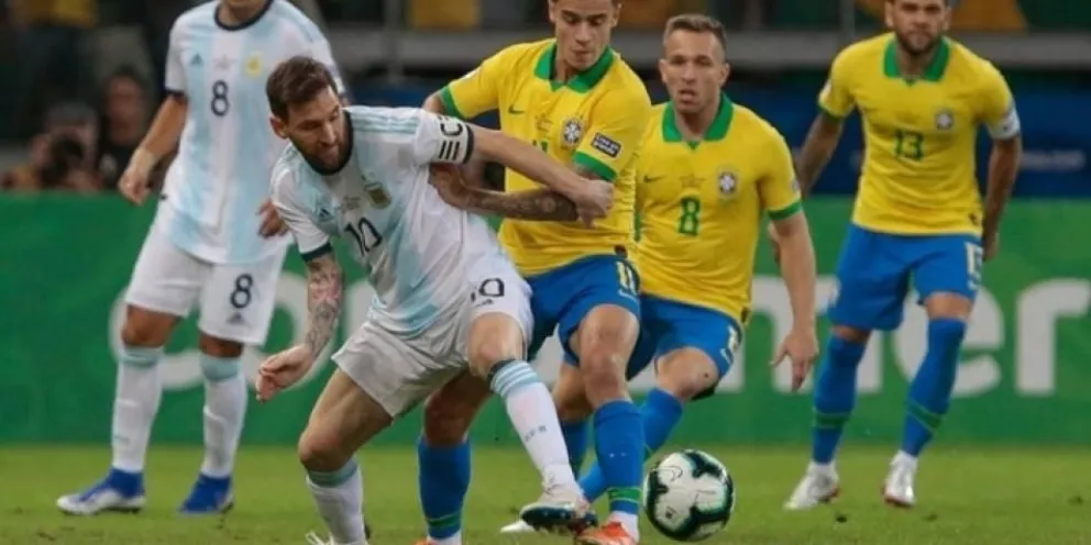 Esta noche Argentina frente a Brasil: hora, formaciones y cómo ver en vivo
