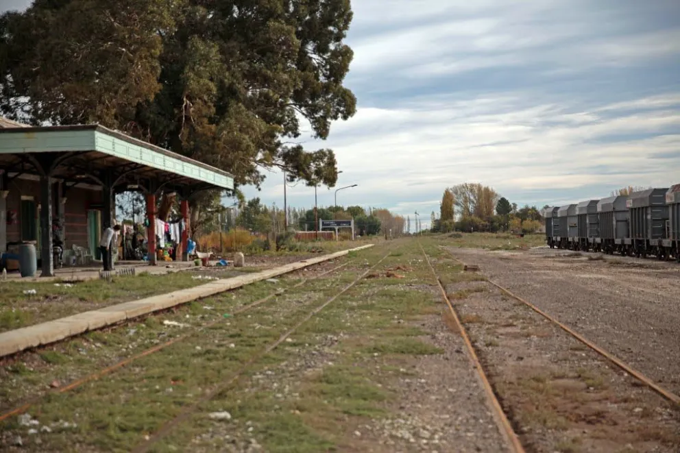 En fotos: Lamentable es el estado de abandono y destrozo de la estación de JJ Gómez