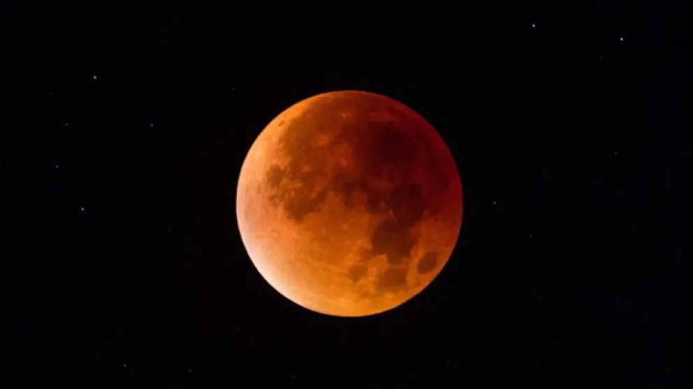 El primer eclipse lunar será el 5 de mayo ¿Cómo te afectará?