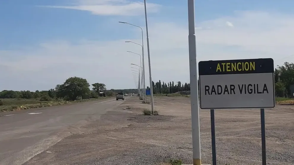 Deberán pagar 1 millón de pesos diarios por los radares ilegales sobre Ruta 22