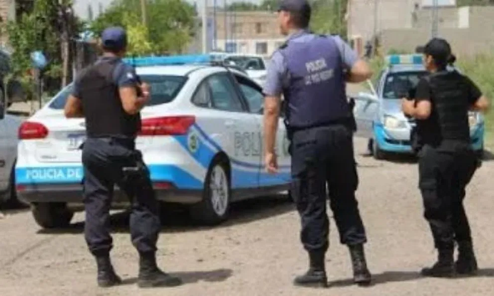 Iban en un auto a los tiros por la ciudad y fueron atrapados