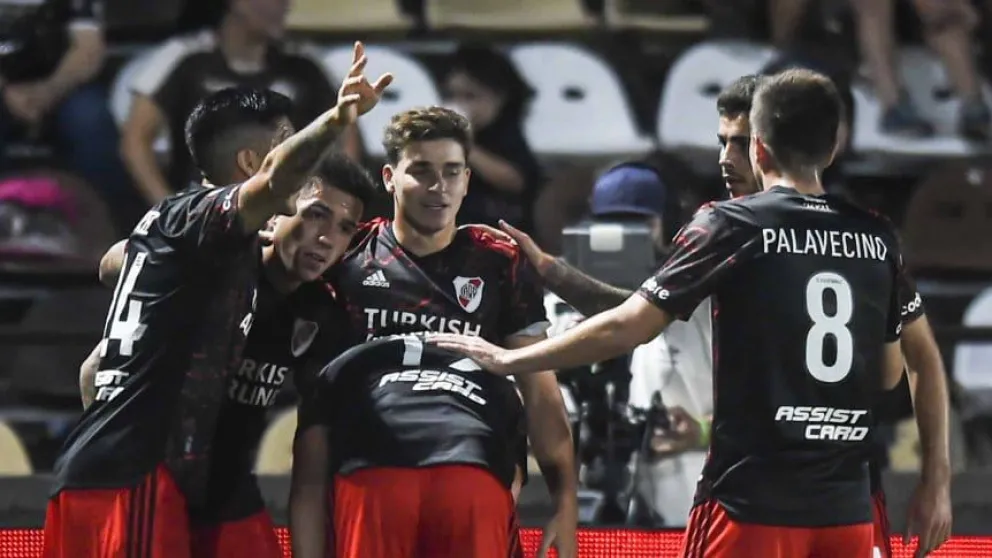 Con gol de Julián Álvarez, River venció 1-0 a Platense y acaricia el título