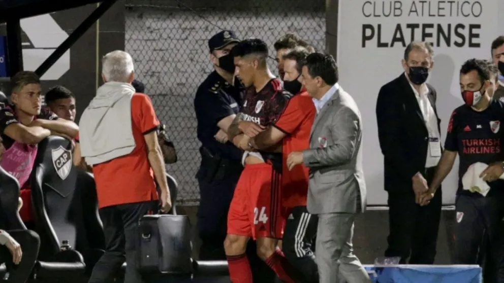  Video: Impactante lesión de Enzo Pérez, que lloró desconsolado en el banco de suplentes