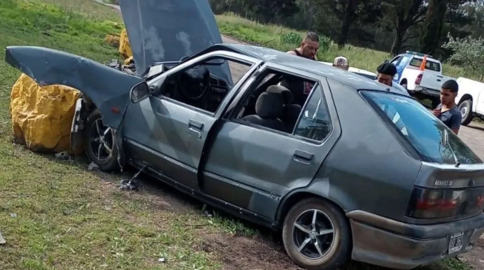 Un hombre dejó manejar a su hija de 9 años y causó un accidente