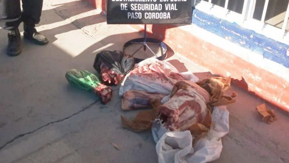 Decomisaron de 30 kilos de carne transportada de manera ilegal en Paso Córdoba