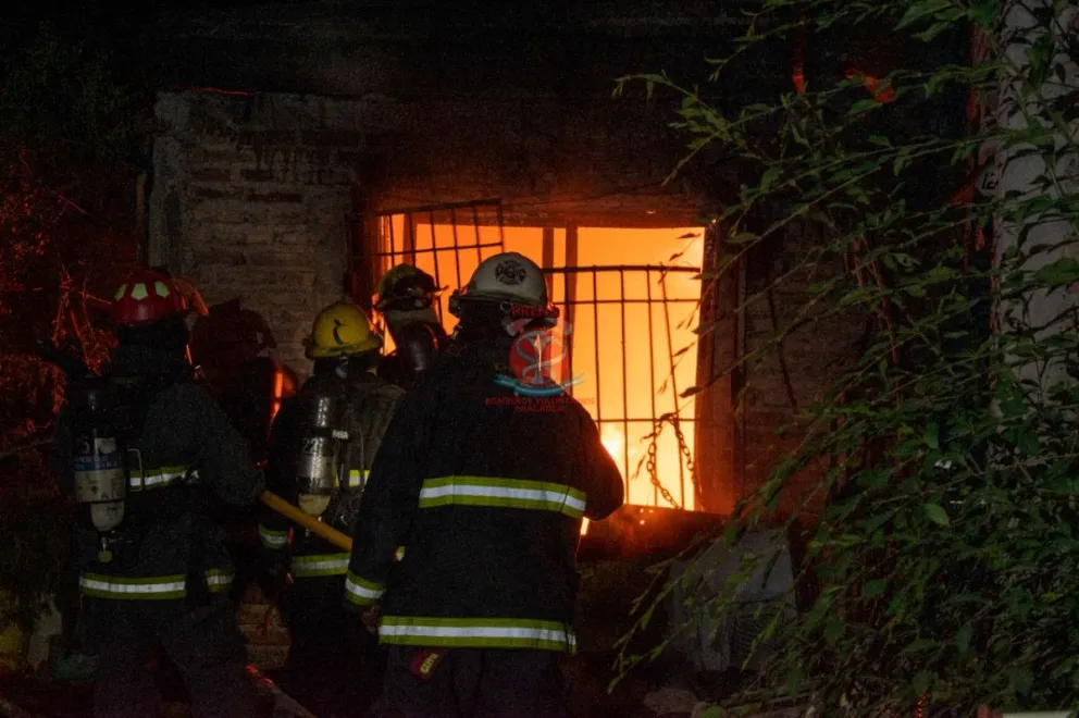 Desolador: Se les incendió la casa y tuvieron grandes pérdidas