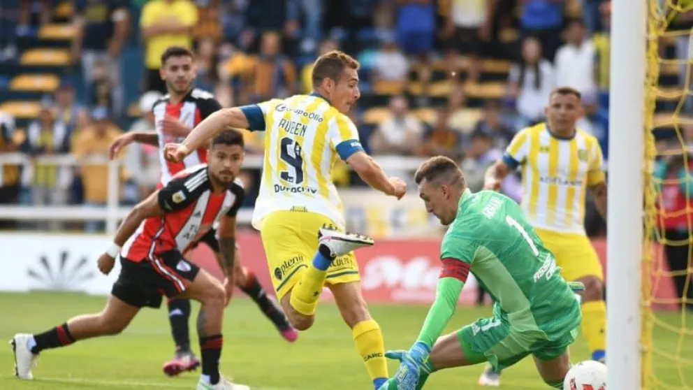 VIDEO: Mirá el golazo de taco que hizo Marco Ruben para entrar en la historia de Central