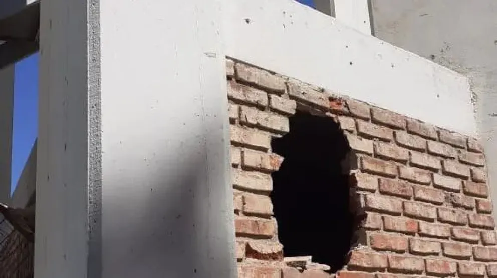 Vandalizaron las instalaciones del tanque de agua de zona alta de Roca
