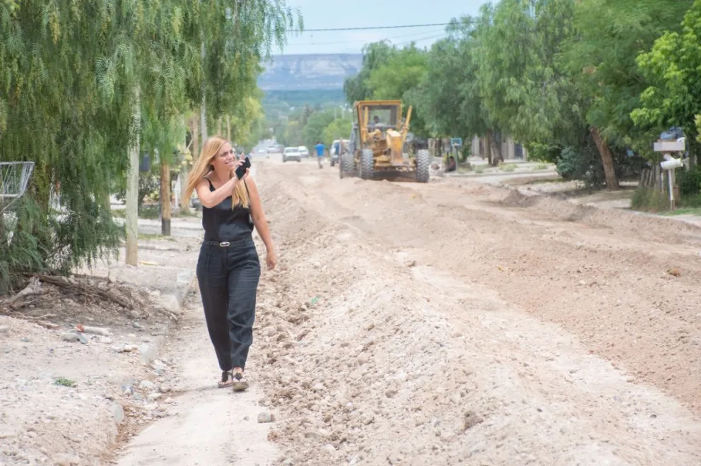 A circular con precaución que están realizando obras en la vía pública 