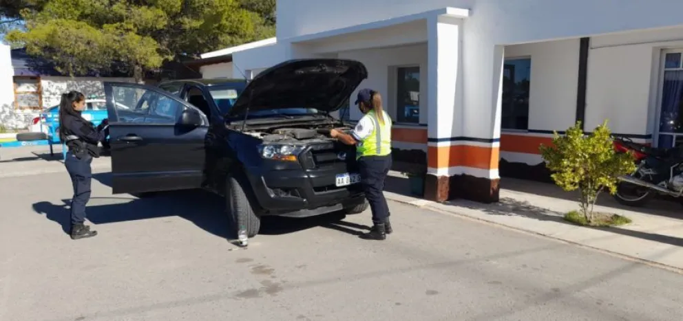 Atraparon a dos hombres que intentaron evadir un control policial en Roca