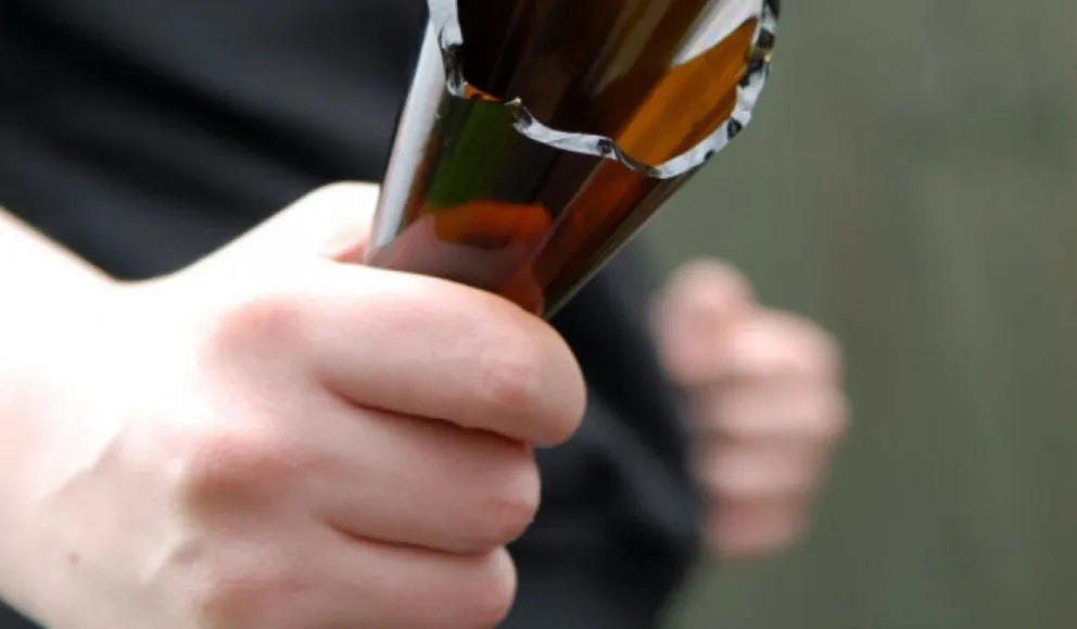 La cena salió mal: Una discusión terminó con un botellazo en la cabeza y un hombre herido 