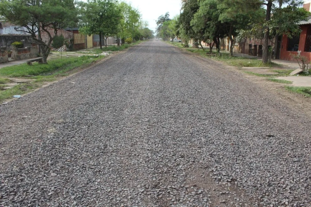 Circulaba por una calle de ripio, chocó y deberá indemnizar al damnificado