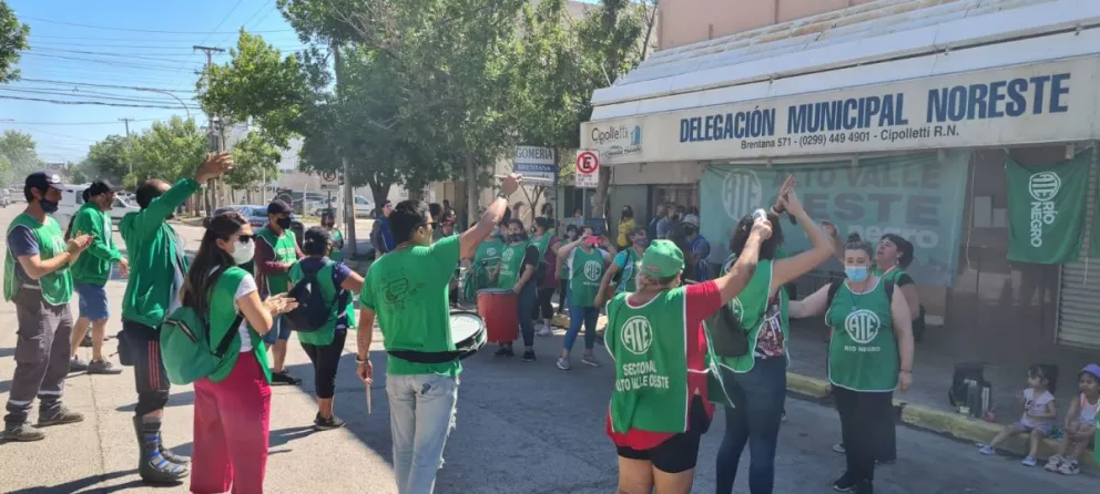 Se suspende el corte del puente Cipolletti-Neuquén: reincorporaron a los trabajadores municipales
