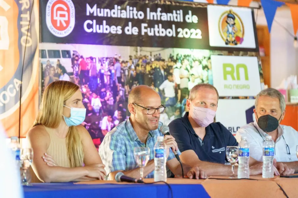 Con autoridades locales y provinciales se inauguró una nueva edición del Mundialito de Fútbol