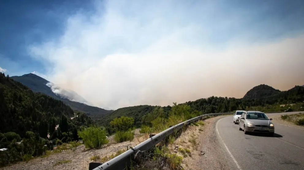 Lucha contra incendios: Se restringirá el tránsito en la Ruta 40