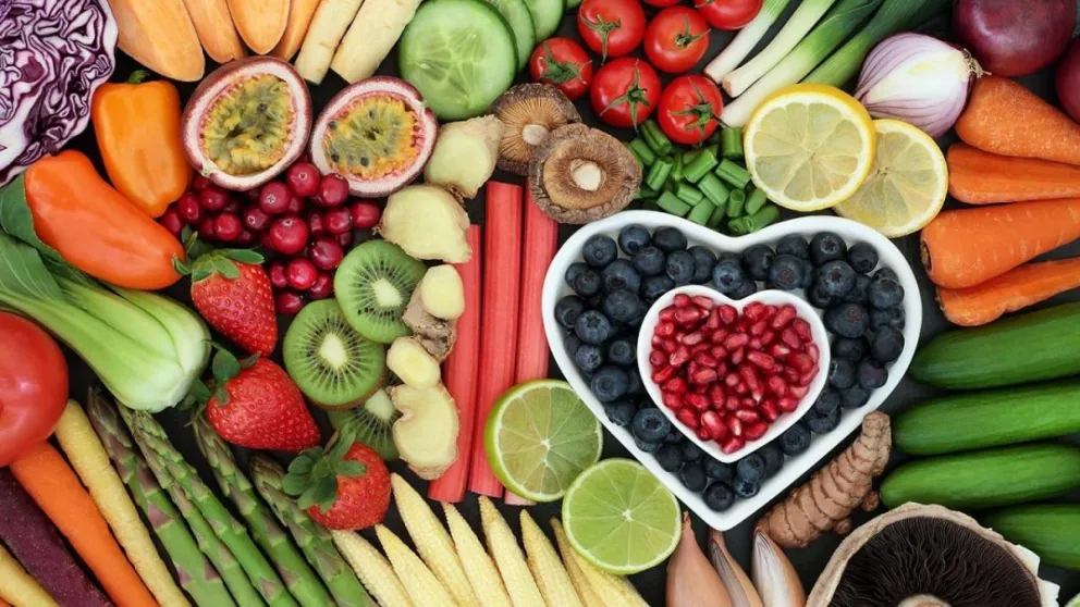 Para retomar los buenos hábitos: 10 alimentos saludables que no deben faltar en tus comidas
