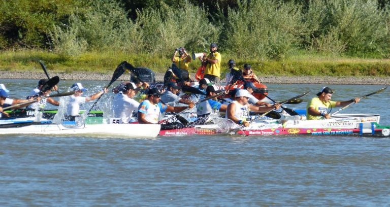 Competidores nacionales e internacionales se preparan para la Regata del Río Negro