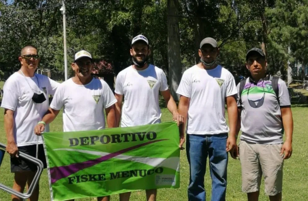 "Listos para remar hasta Viedma en la regata más larga del mundo"
