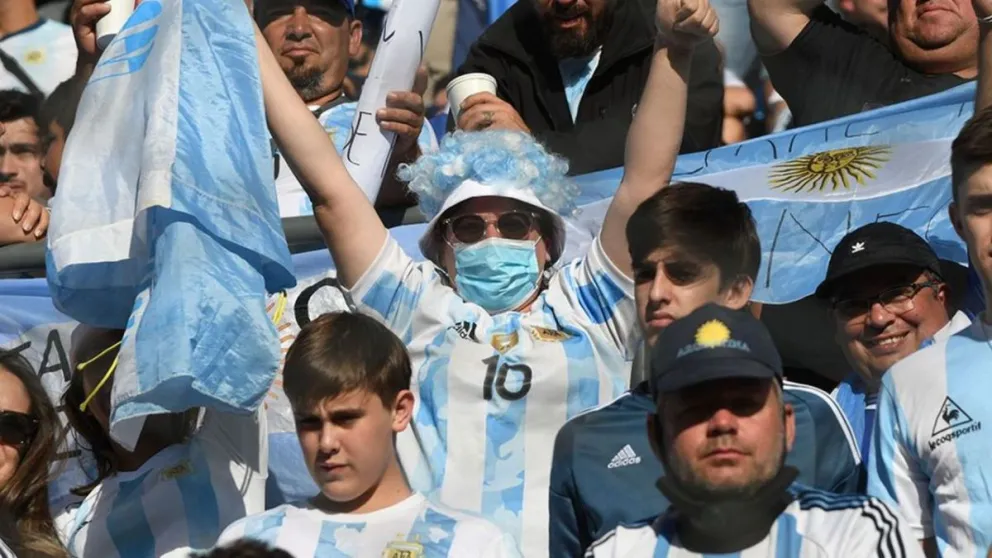 Argentina fue sancionada por FIFA debido a cantos discriminatorios ante Brasil