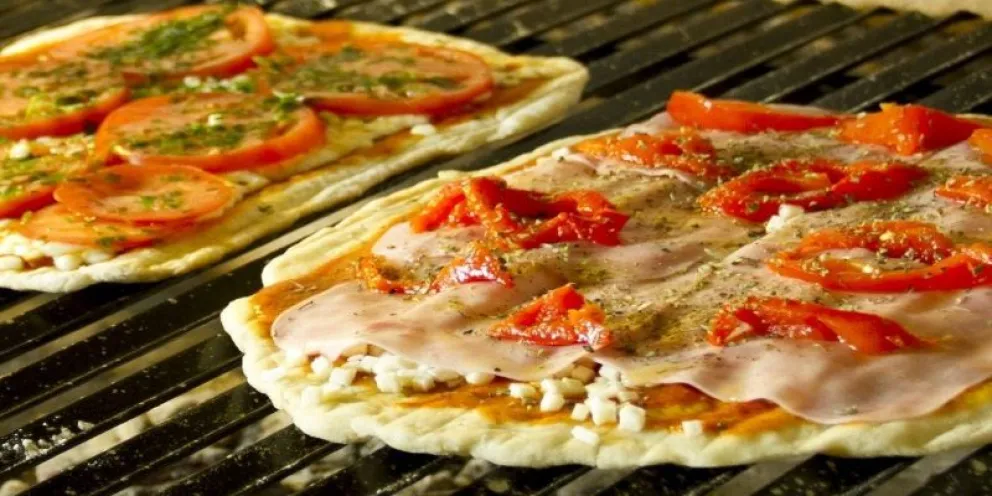 Pizzas a la parrilla crujientes y deliciosas con estos trucos imperdibles