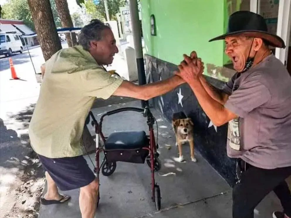 Un ejemplo de solidaridad salvó a una silla de discapacitado de ser aplastada camino a El Cóndor