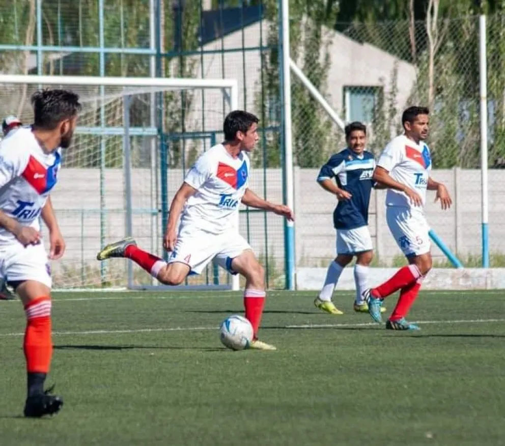 Siguen apareciendo en gran cantidad los contagios de covid en un club de la Liga Confluencia