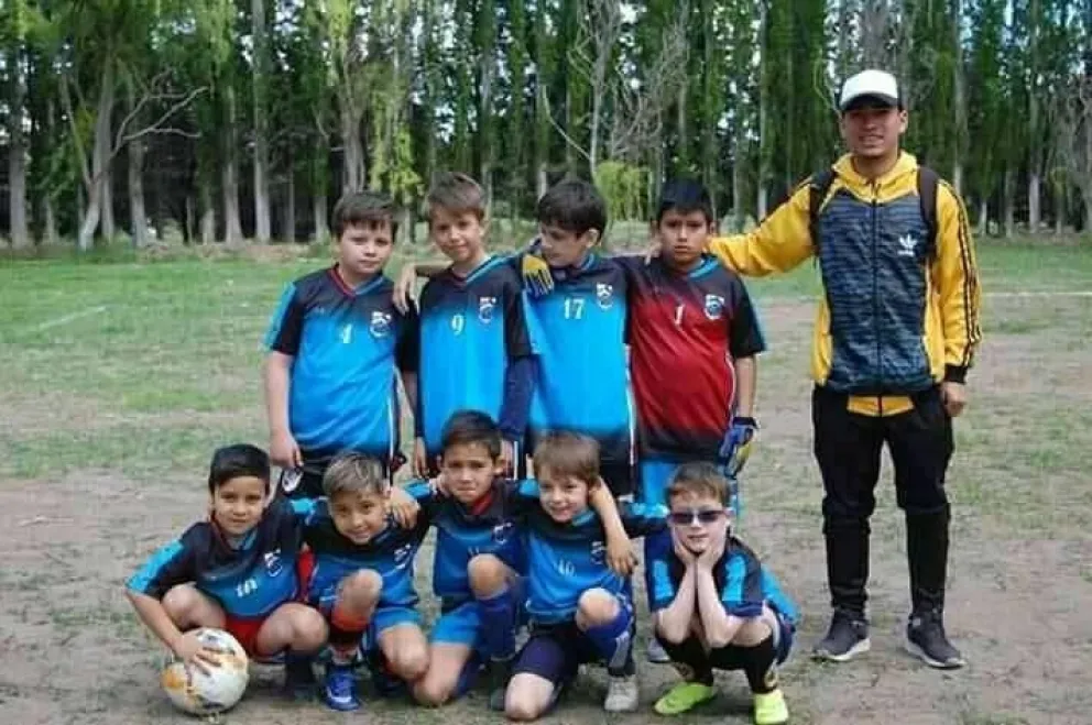 Cimac, la escuelita de fútbol que se anima a competir en la Confluencia  