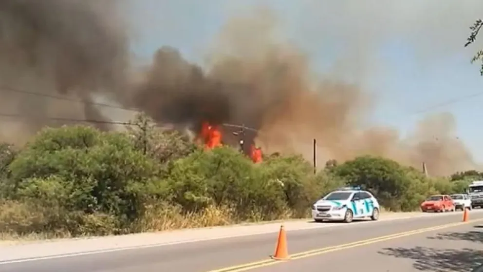 Madre e hijo iniciaron un incendio en Córdoba: fueron detenidos