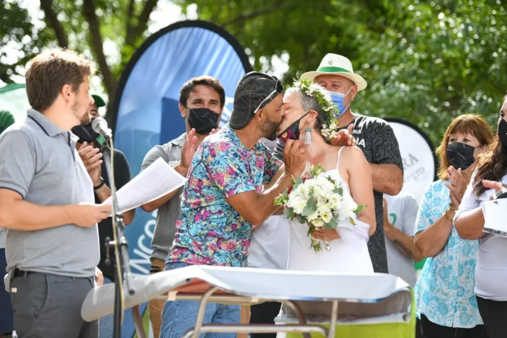 Analía y Ricardo: Dos roquenses que unieron el amor y el deporte en una historia única