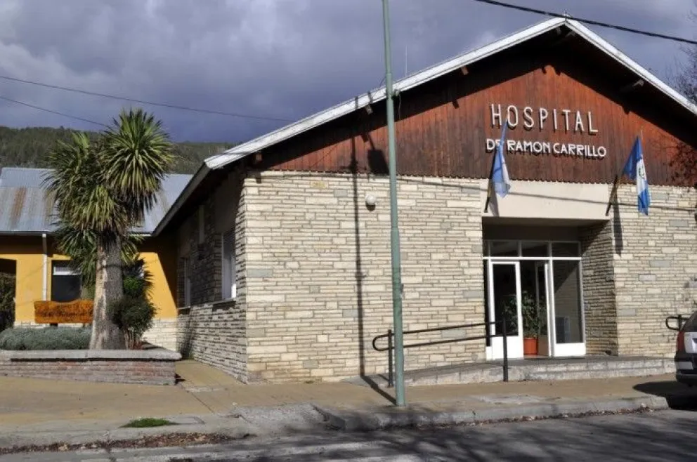 Una familia volcó en la Ruta 40 y un nene salió despedido por la ventana 