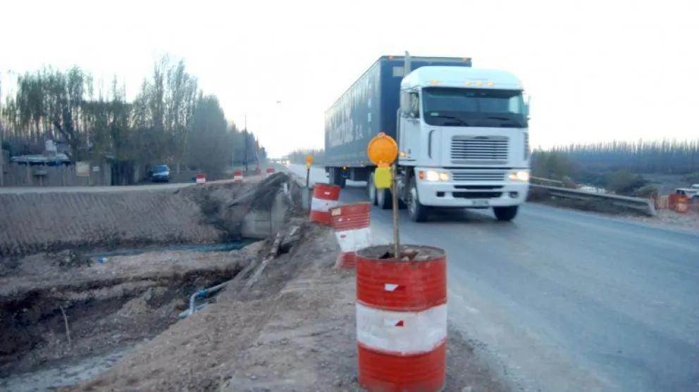 Antes de fin de año podrían retomar los trabajos en la Ruta 22 en la zona de Roca